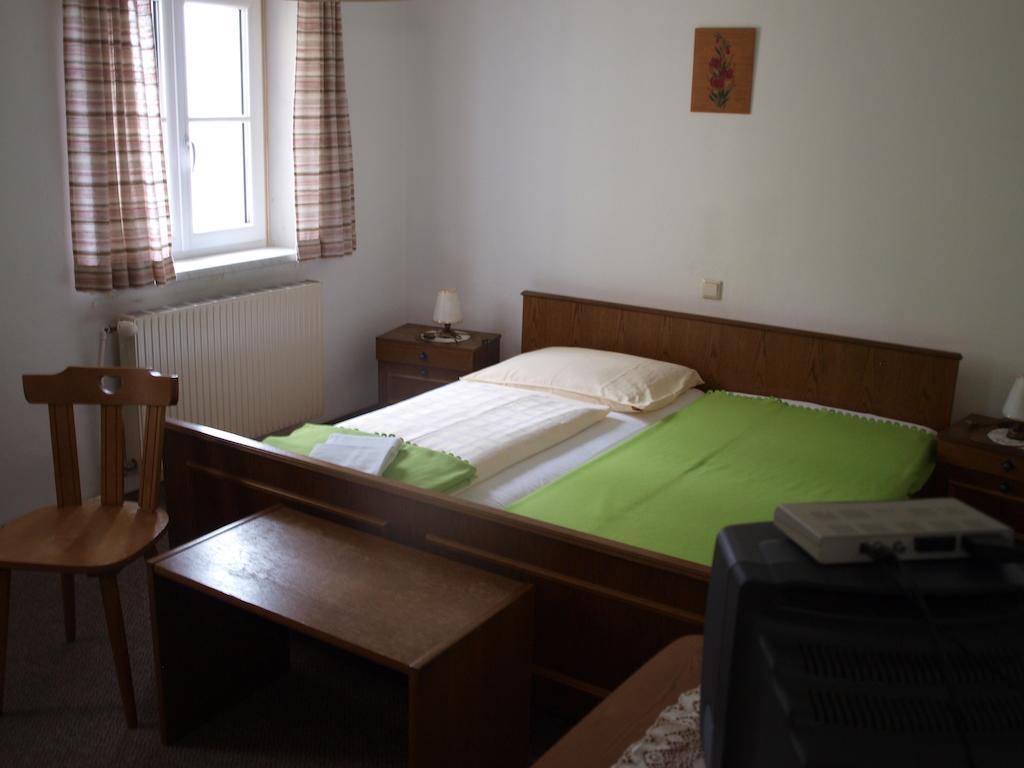 ホテル Gaberlhaus Salla 部屋 写真